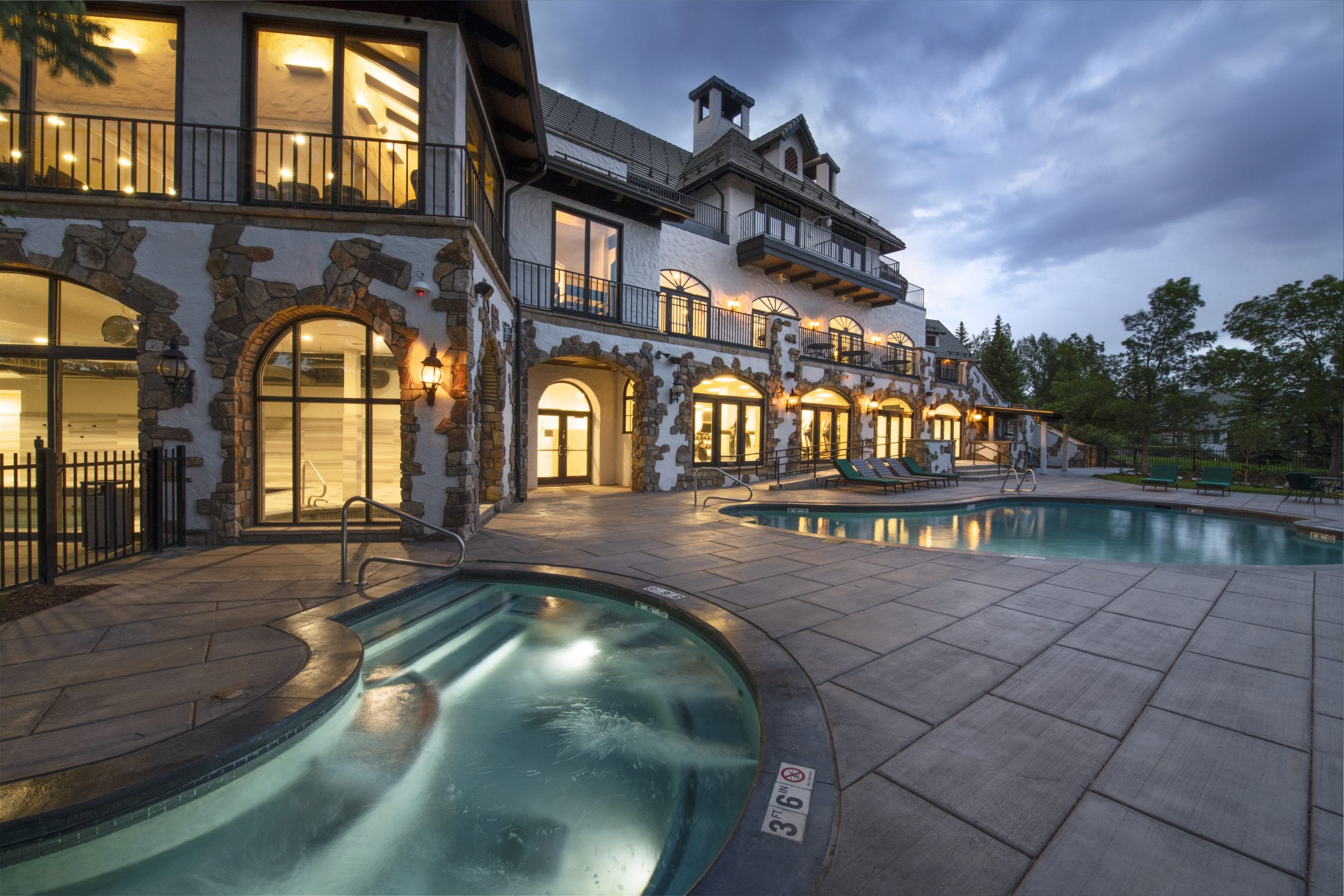 APN Lodge at dusk