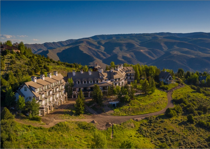 An aerial view of All Points North Lodge in the summer.