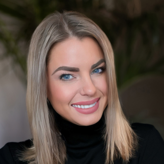 Headshot of Desiree' Kiesler.