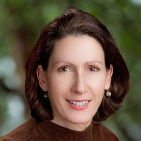 Headshot of Leana Gadbois-Sills.