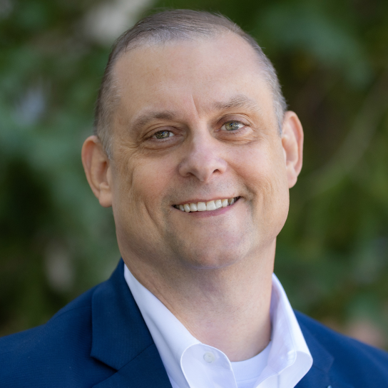 Headshot of Chris Hunt.