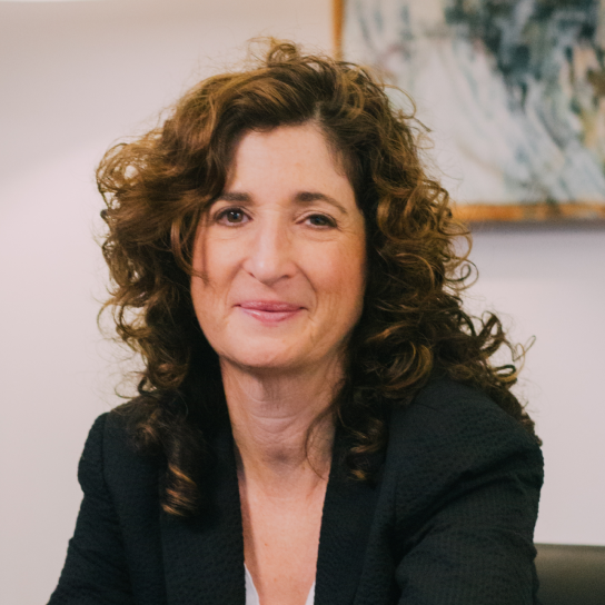 Headshot of Lisa Hacken.