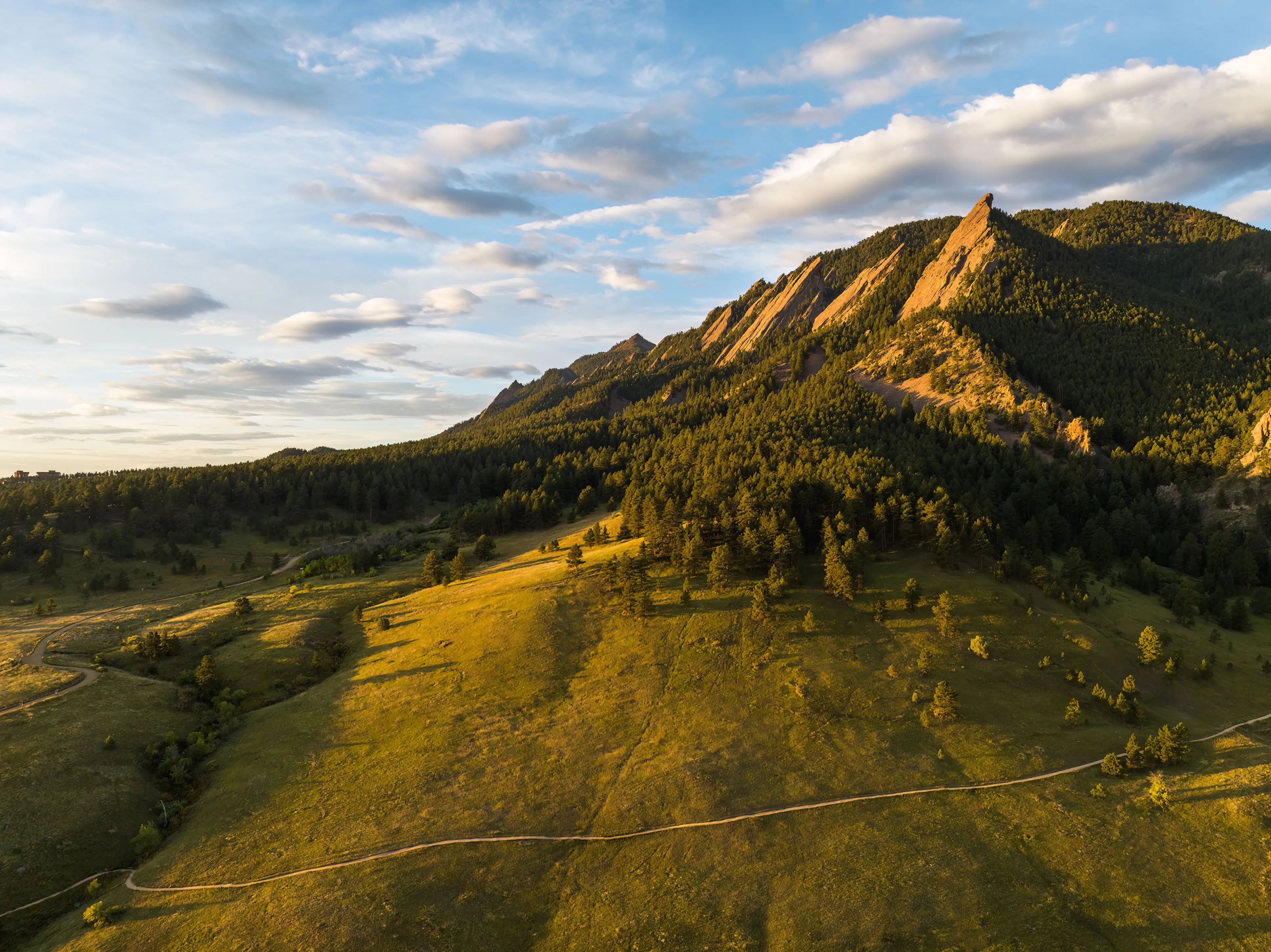 scenic view of the flatirons of boulder colorado